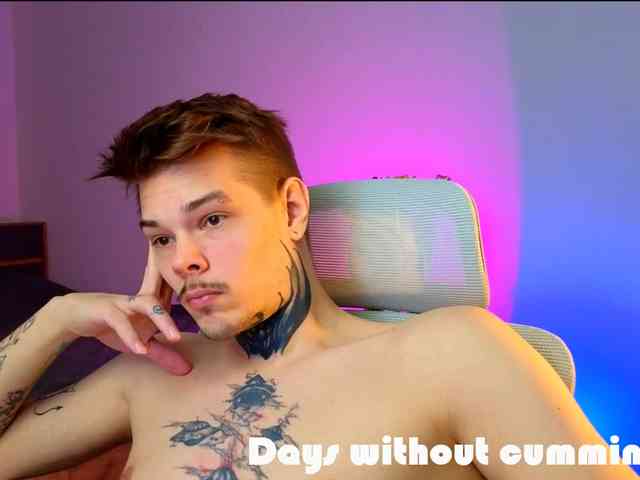 Denchtut Live Webcam on BongaCams