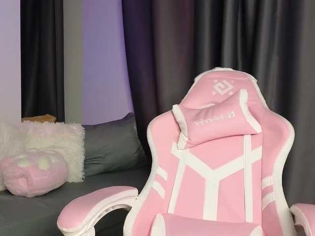 Eva--queen's BongaCams show and profile