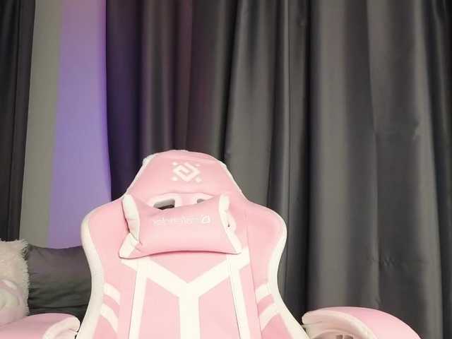 Eva--queen's BongaCams show and profile