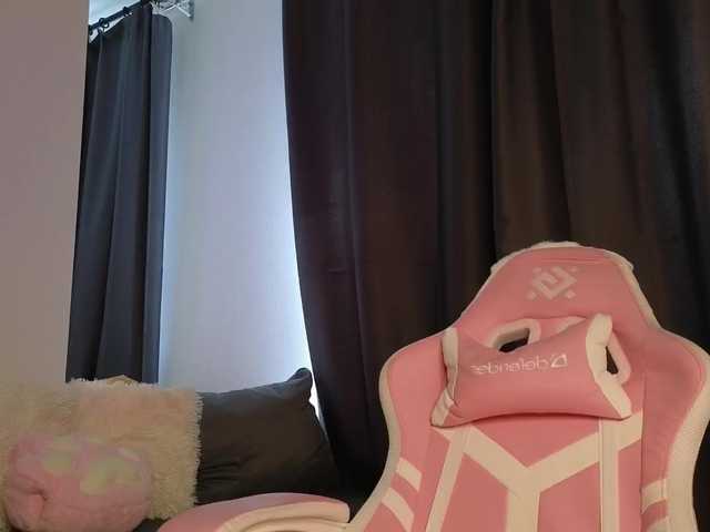 Eva--queen's BongaCams show and profile