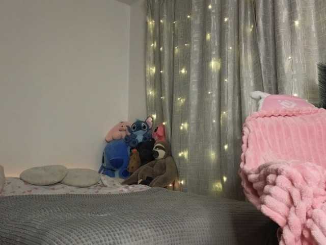 Eva--queen's BongaCams show and profile