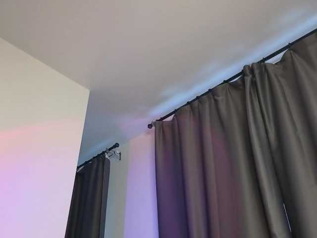  Eva--queen chat room