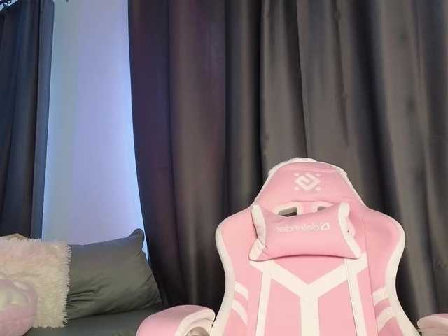 Eva--queen's BongaCams show and profile