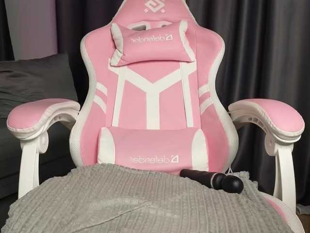 Eva--queen's BongaCams show and profile