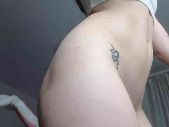 Eva--queen webcam
