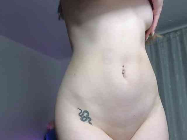 Eva--queen webcam