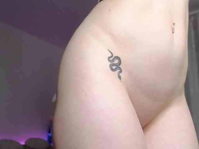 Eva--queen webcam