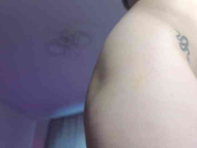 Eva--queen webcam