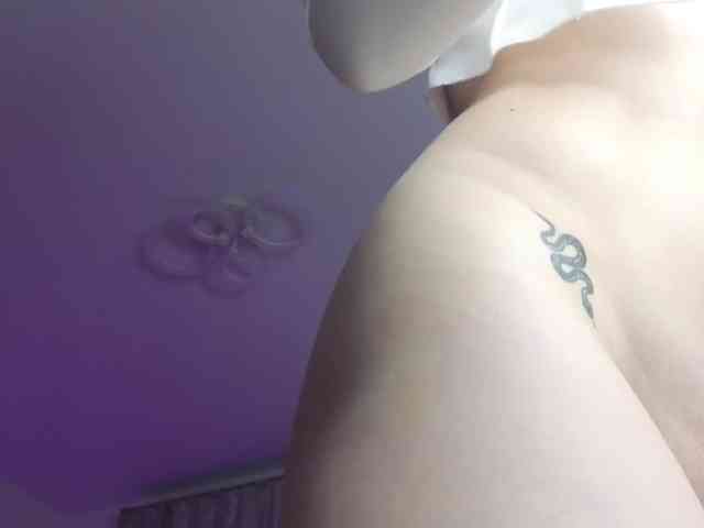 Eva--queen webcam