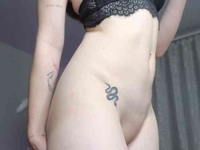 Eva--queen webcam