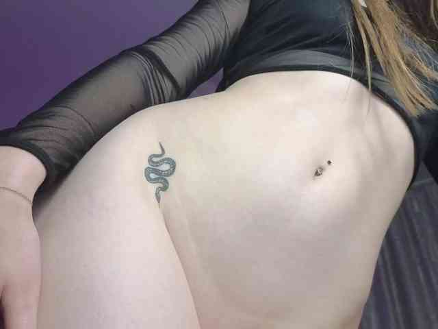 Eva--queen webcam