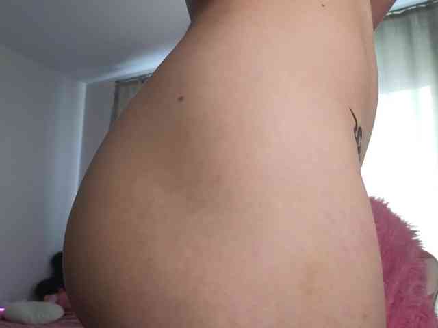Eva--queen webcam