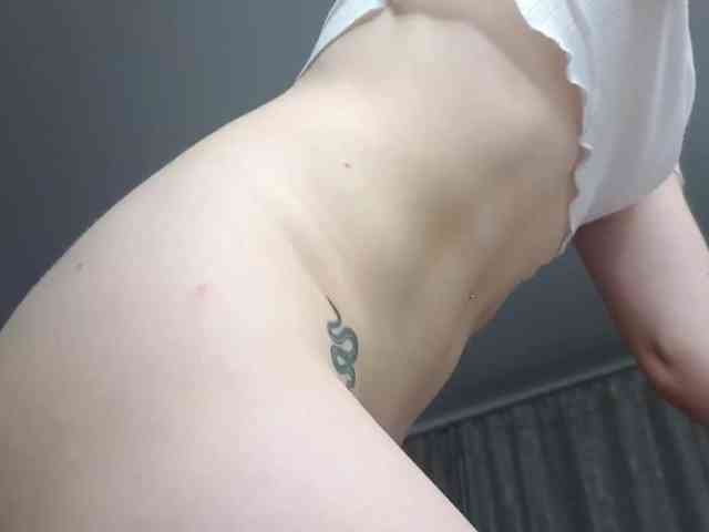 Eva--queen webcam