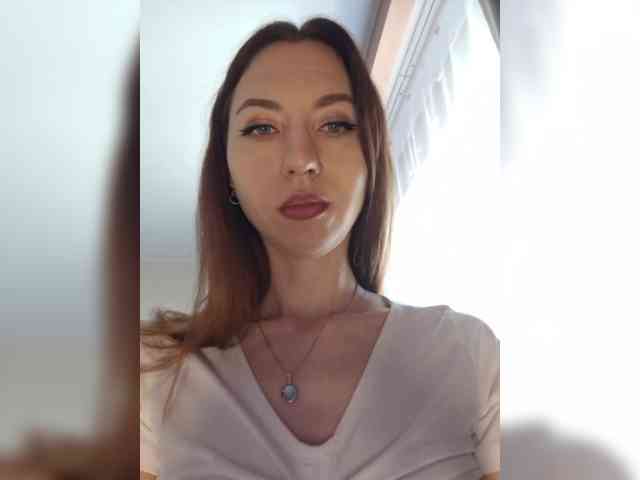 MagdaleneJanette webcam