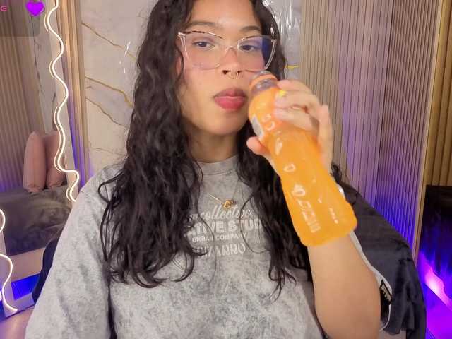 penelope-tay's BongaCams show and profile