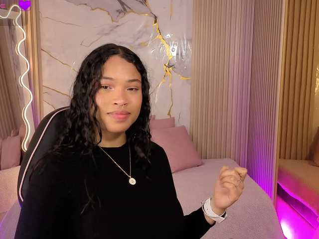 penelope-tay's BongaCams show and profile