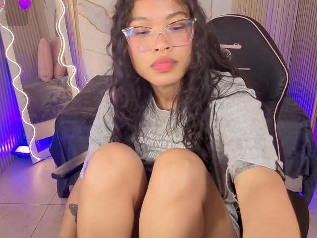 penelope-tay's BongaCams show and profile