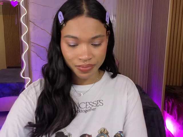 penelope-tay's BongaCams show and profile