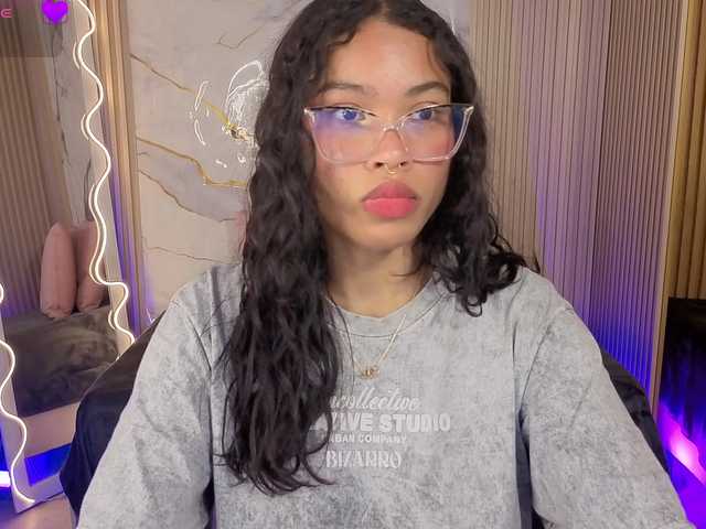 penelope-tay's BongaCams show and profile