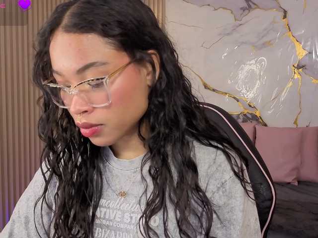 penelope-tay's BongaCams show and profile