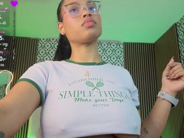 penelope-tay's BongaCams show and profile