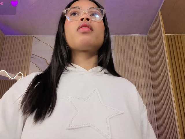 penelope-tay live cam profile