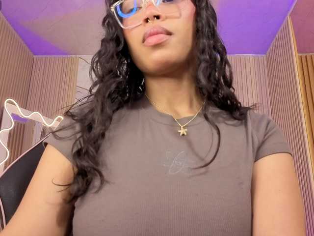 penelope-tay's BongaCams show and profile