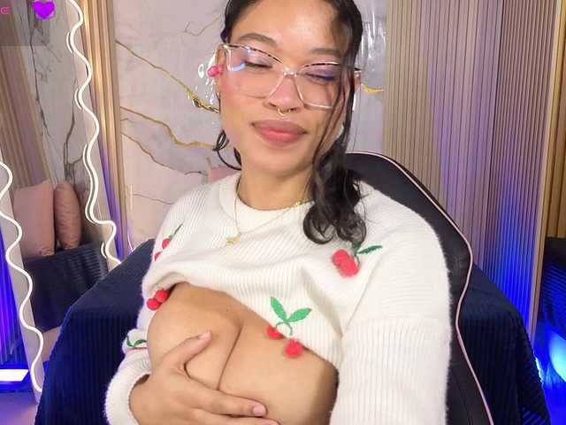 penelope-tay's BongaCams show and profile