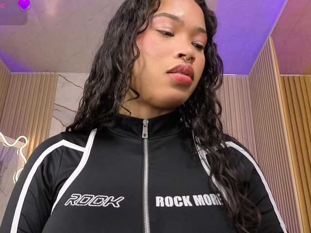 penelope-tay's BongaCams show and profile