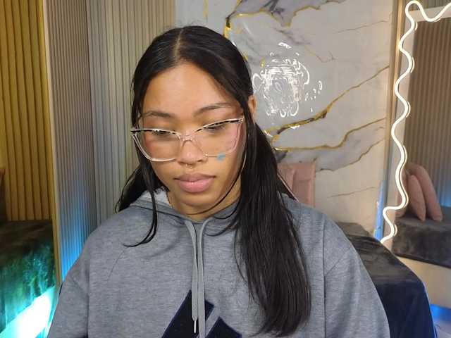 penelope-tay's BongaCams show and profile