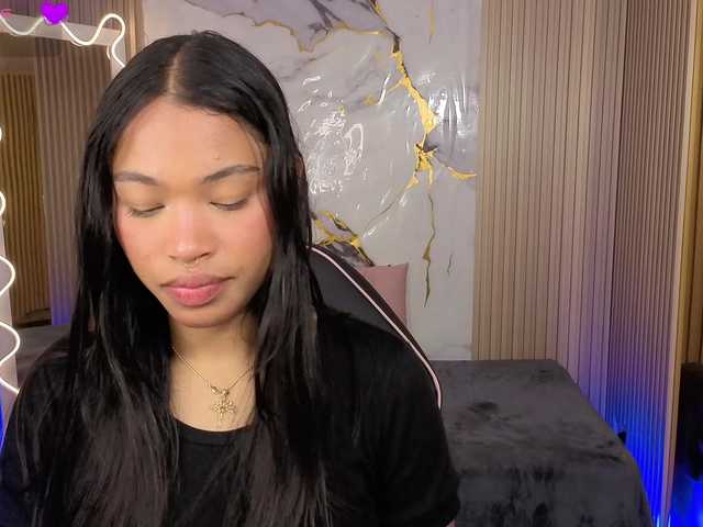 le modèle penelope-tay est en webcam porno dans un show sur le site bongacams, il possède les tags suivants: Latino/Hispanic,Brunette,Trimmed