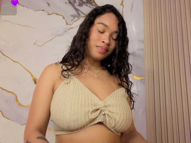 penelope-tay's BongaCams show and profile