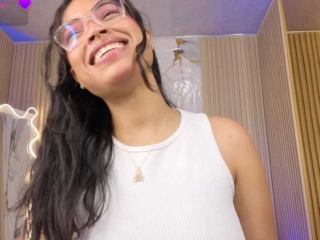 penelope-tay's BongaCams show and profile