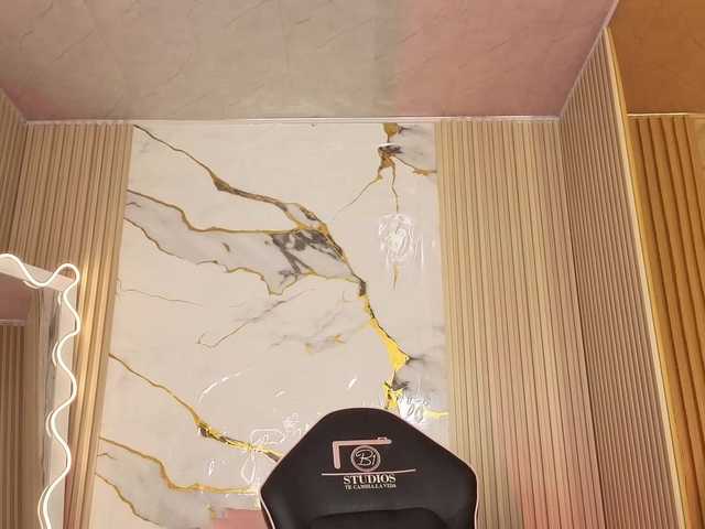 penelope-tay's BongaCams show and profile