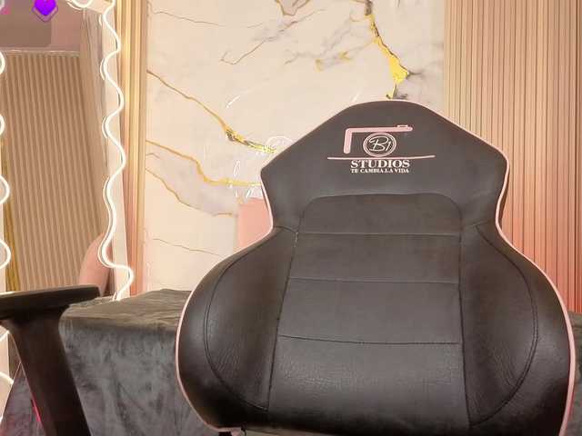 penelope-tay's BongaCams show and profile