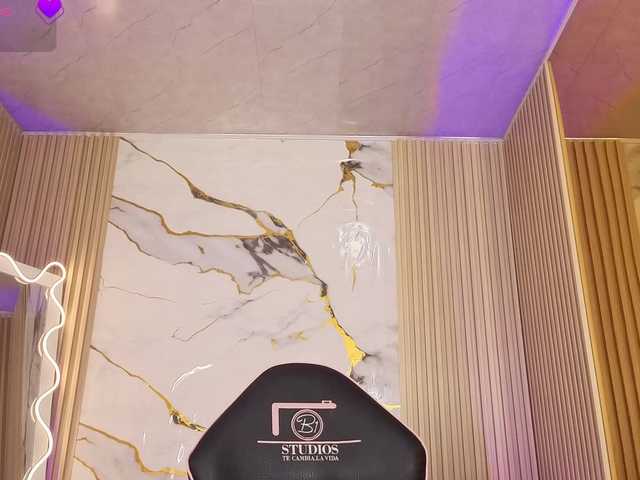 penelope-tay's BongaCams show and profile