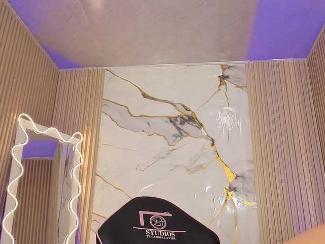 penelope-tay's BongaCams show and profile