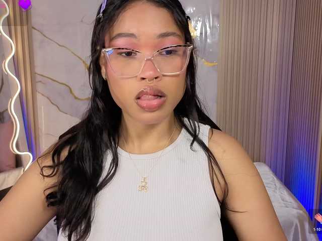 penelope-tay's BongaCams show and profile