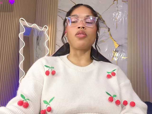 penelope-tay's BongaCams show and profile