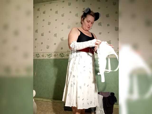 HelenaGloss's BongaCams show and profile