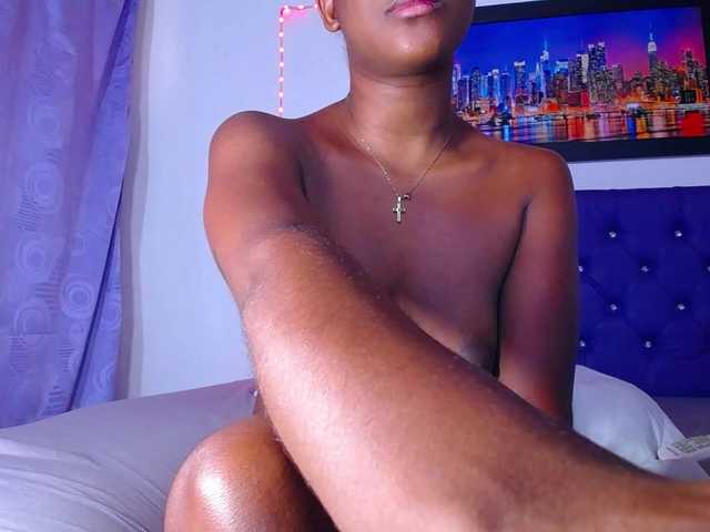 Pleassing-ebonny webcam