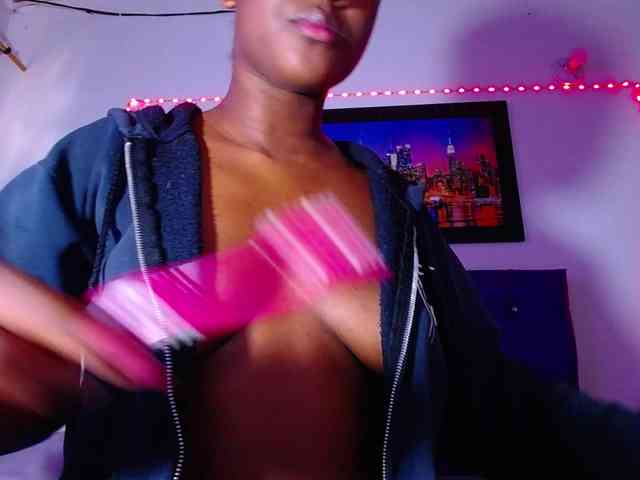 Pleassing-ebonny webcam