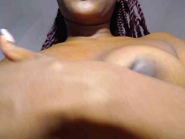 Pleassing-ebonny webcam