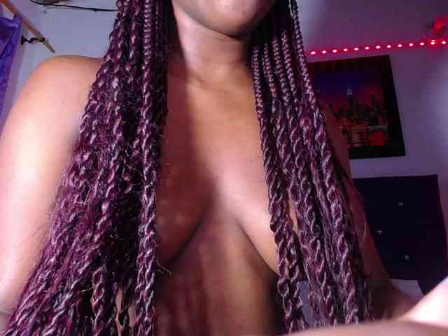 Pleassing-ebonny webcam