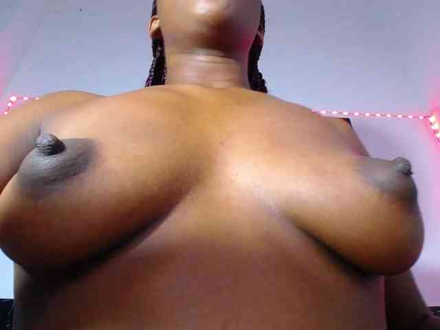 Pleassing-ebonny webcam