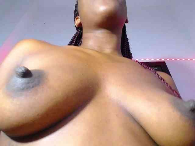 Pleassing-ebonny webcam