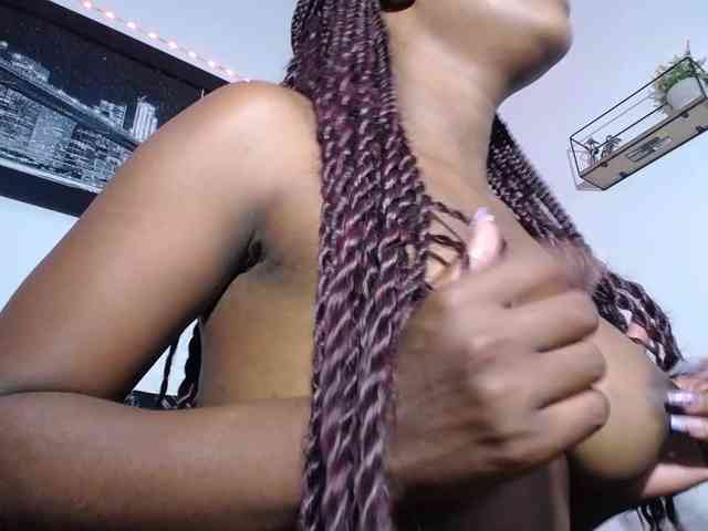 Pleassing-ebonny webcam