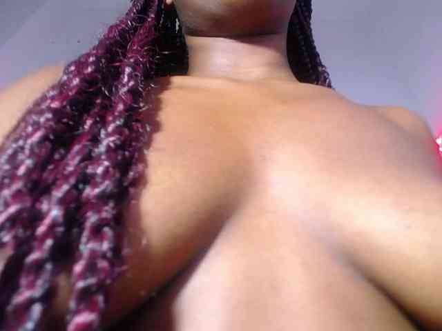 Pleassing-ebonny webcam