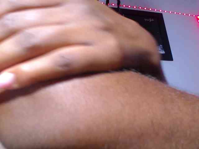 Pleassing-ebonny webcam