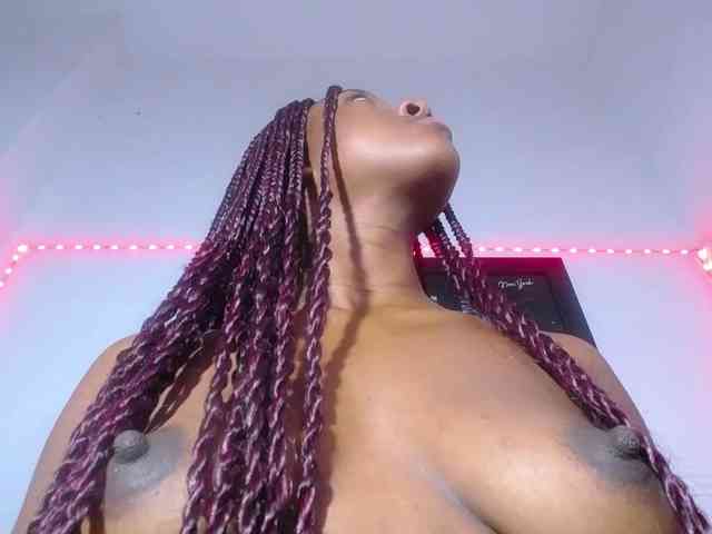 Pleassing-ebonny webcam